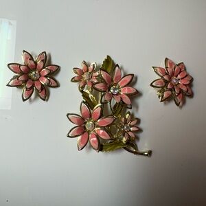 Vintage Mid-Century Pink Floral Brooch and Clip-on Earring Set